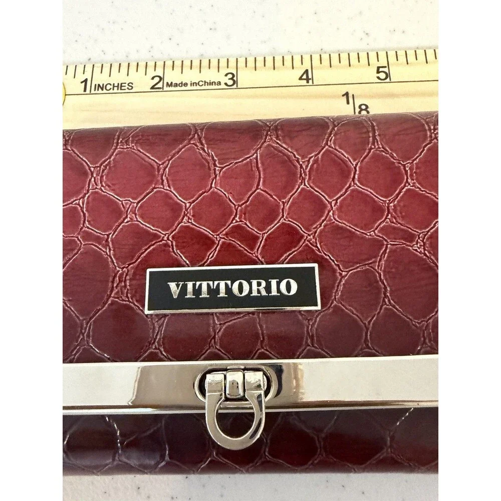 Vittorio Women’s Red Animal Print Clutch Wallet Folding Card Slots Zip Pocket